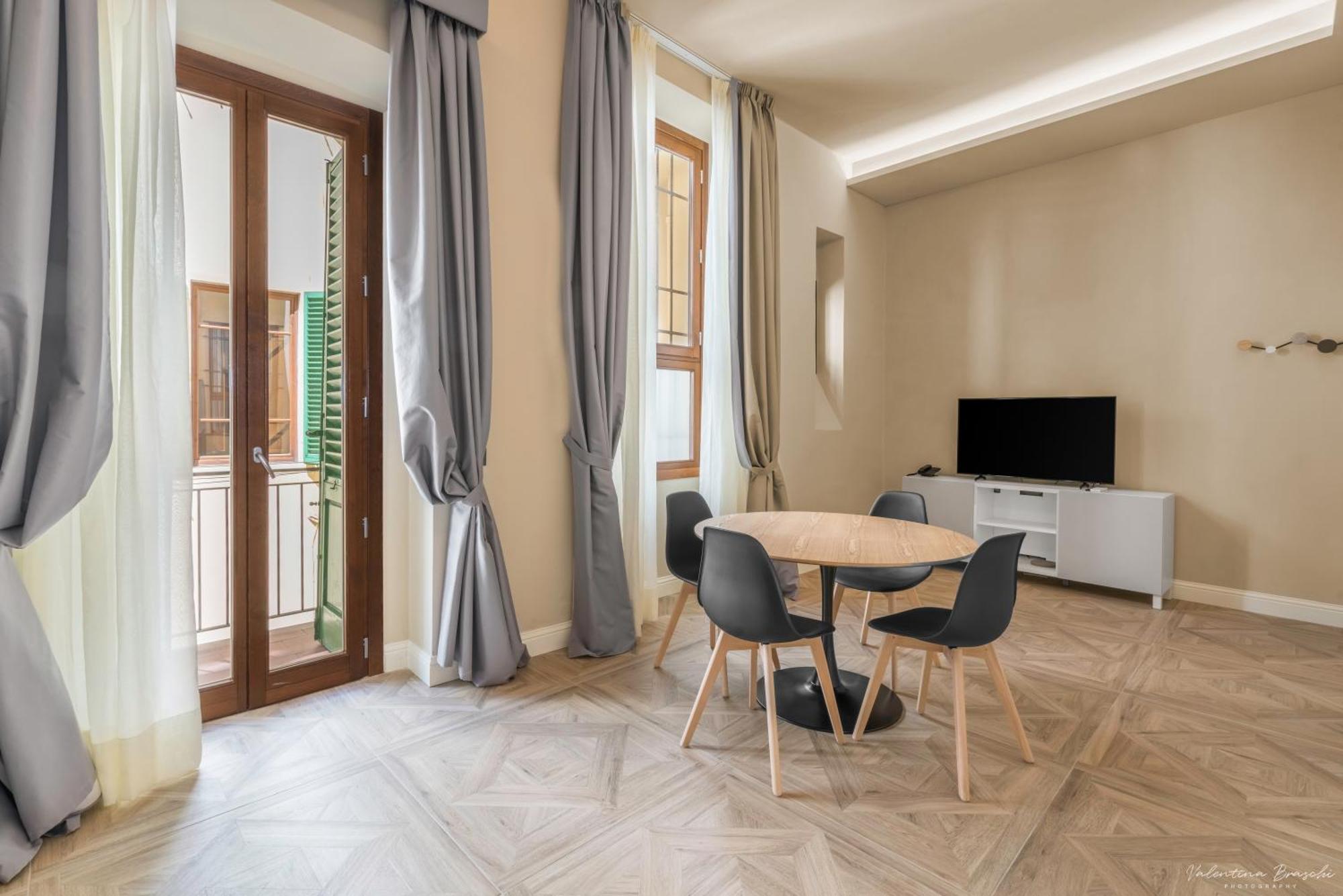 Hotel Adamas Florens Exteriör bild